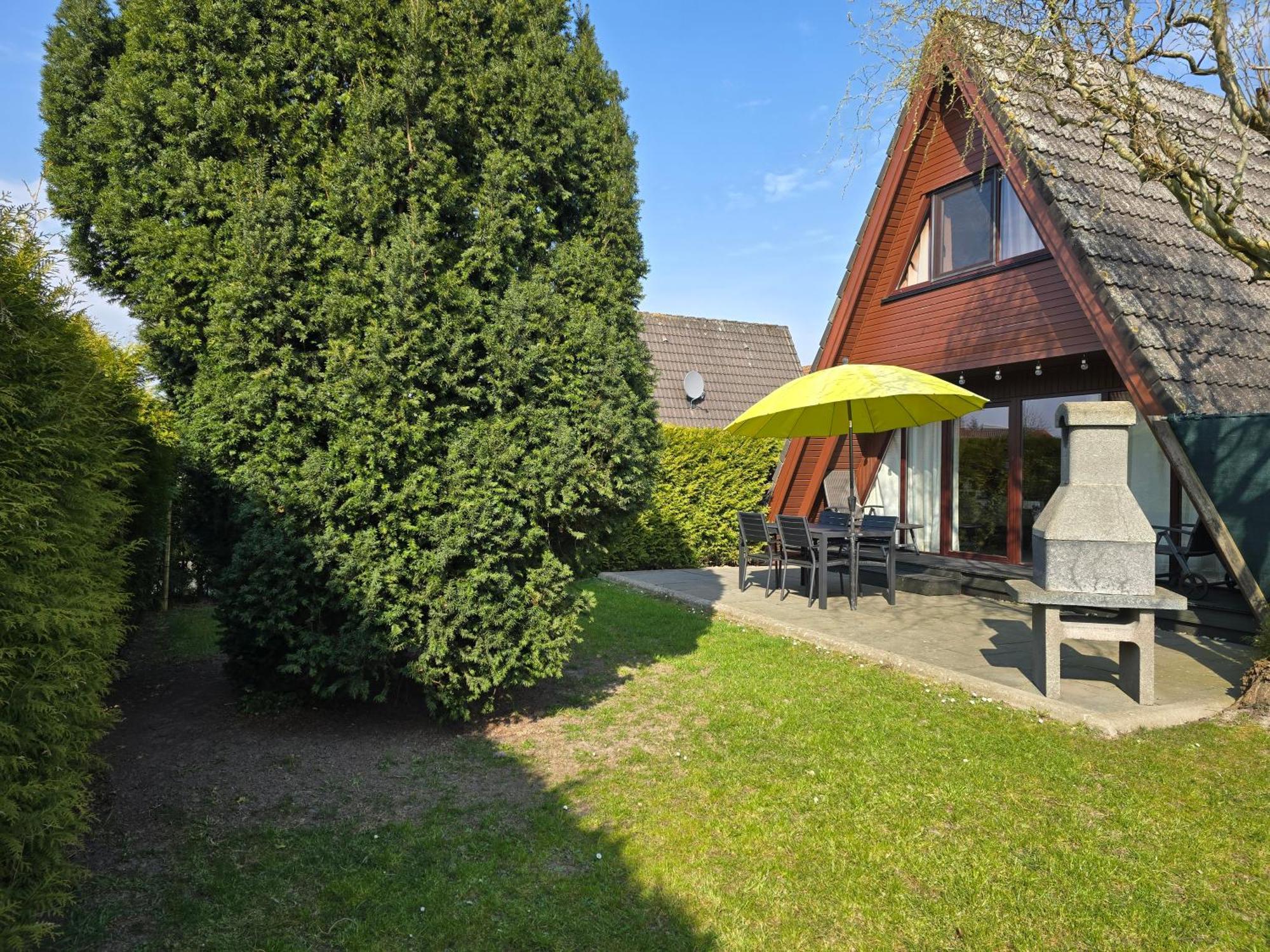 Haus Blume Villa Carolinensiel Bagian luar foto